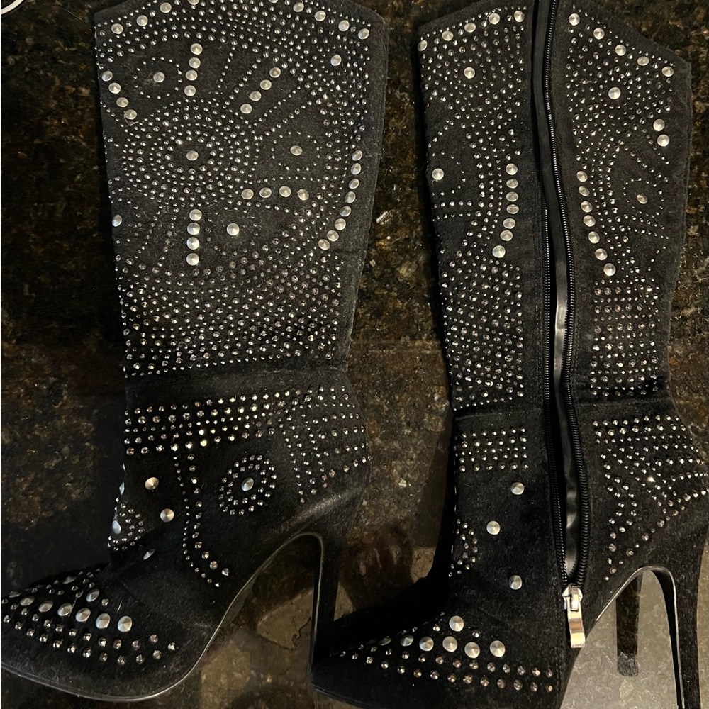 Embellished zip up boot